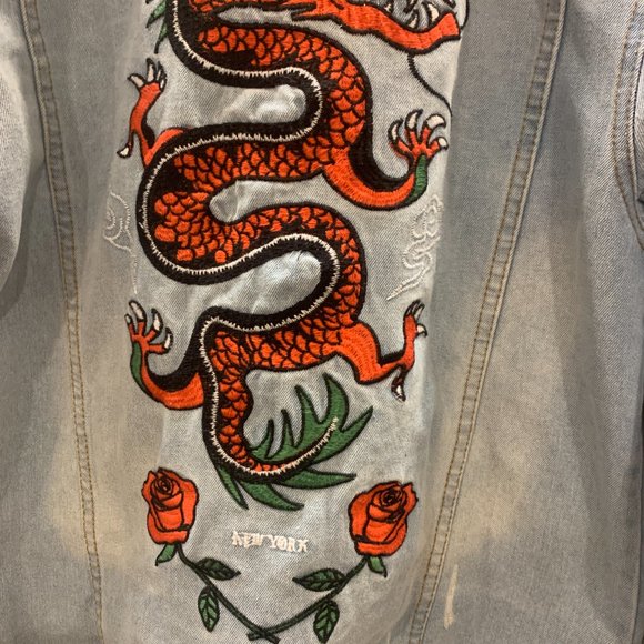 BROOKLYN Cloth Co. Lightwash Distressed Denim Jacket Size L Roses & Dragons - Picture 8 of 9